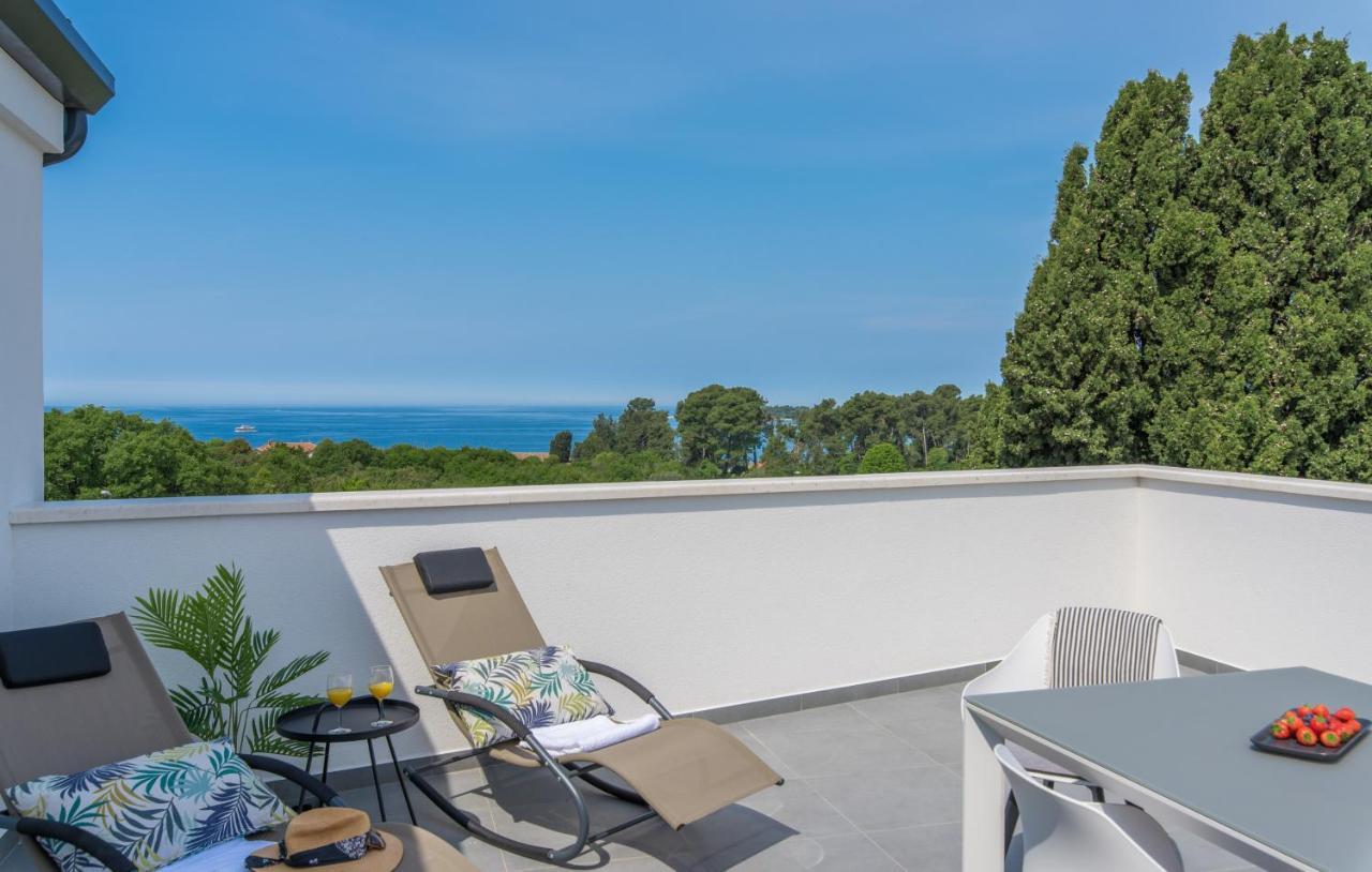 Apart Residence-Galant Ровинь Экстерьер фото