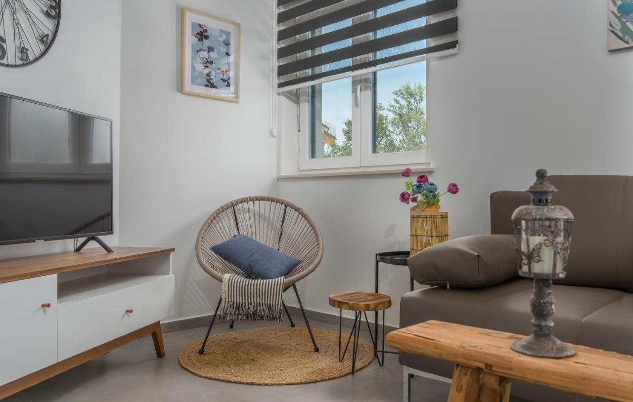 Apart Residence-Galant Ровинь Экстерьер фото
