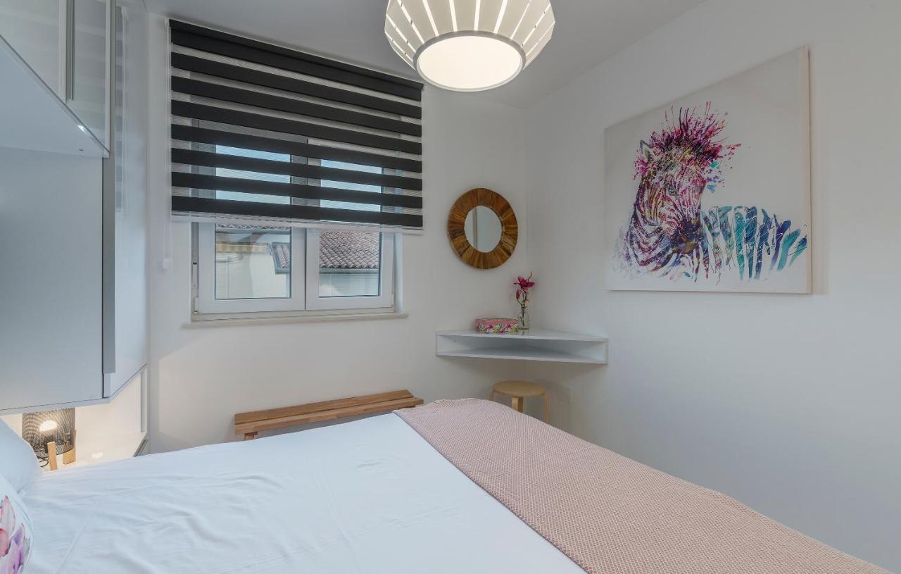 Apart Residence-Galant Ровинь Экстерьер фото