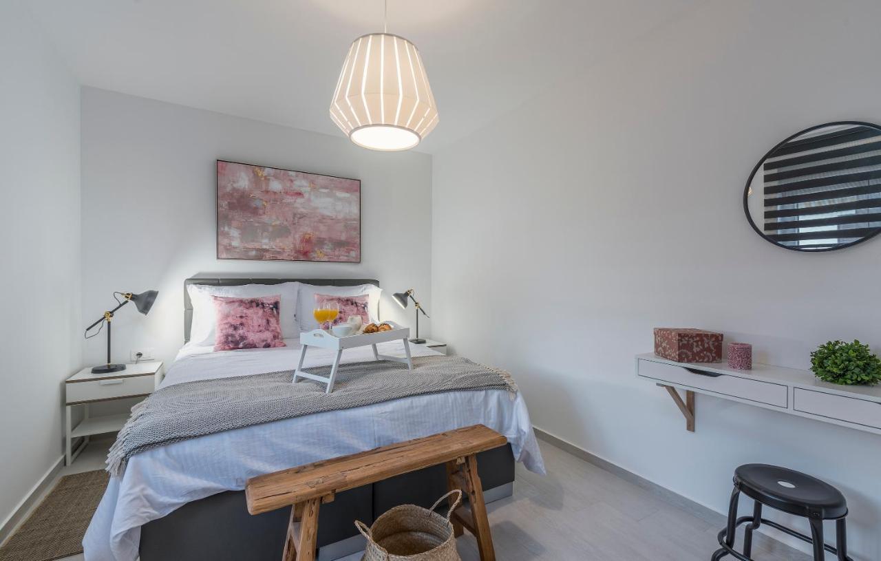 Apart Residence-Galant Ровинь Экстерьер фото